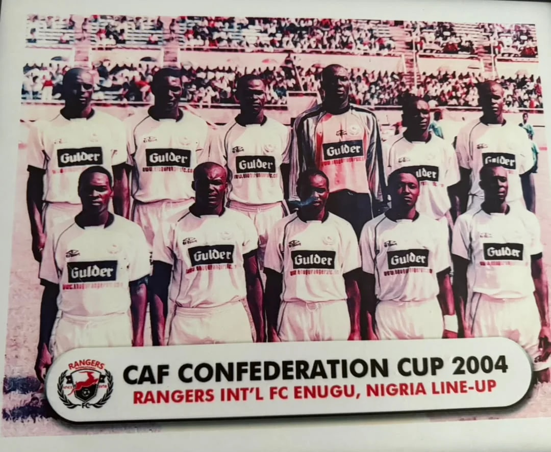 The Rangers starting eleven for the 2004 CAF Confederation Cup in white Gulder shirts.